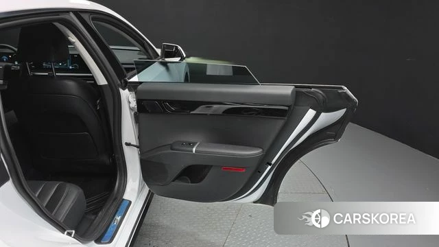 Hyundai Grandeur (GN7) id 4280041 из Кореи 17