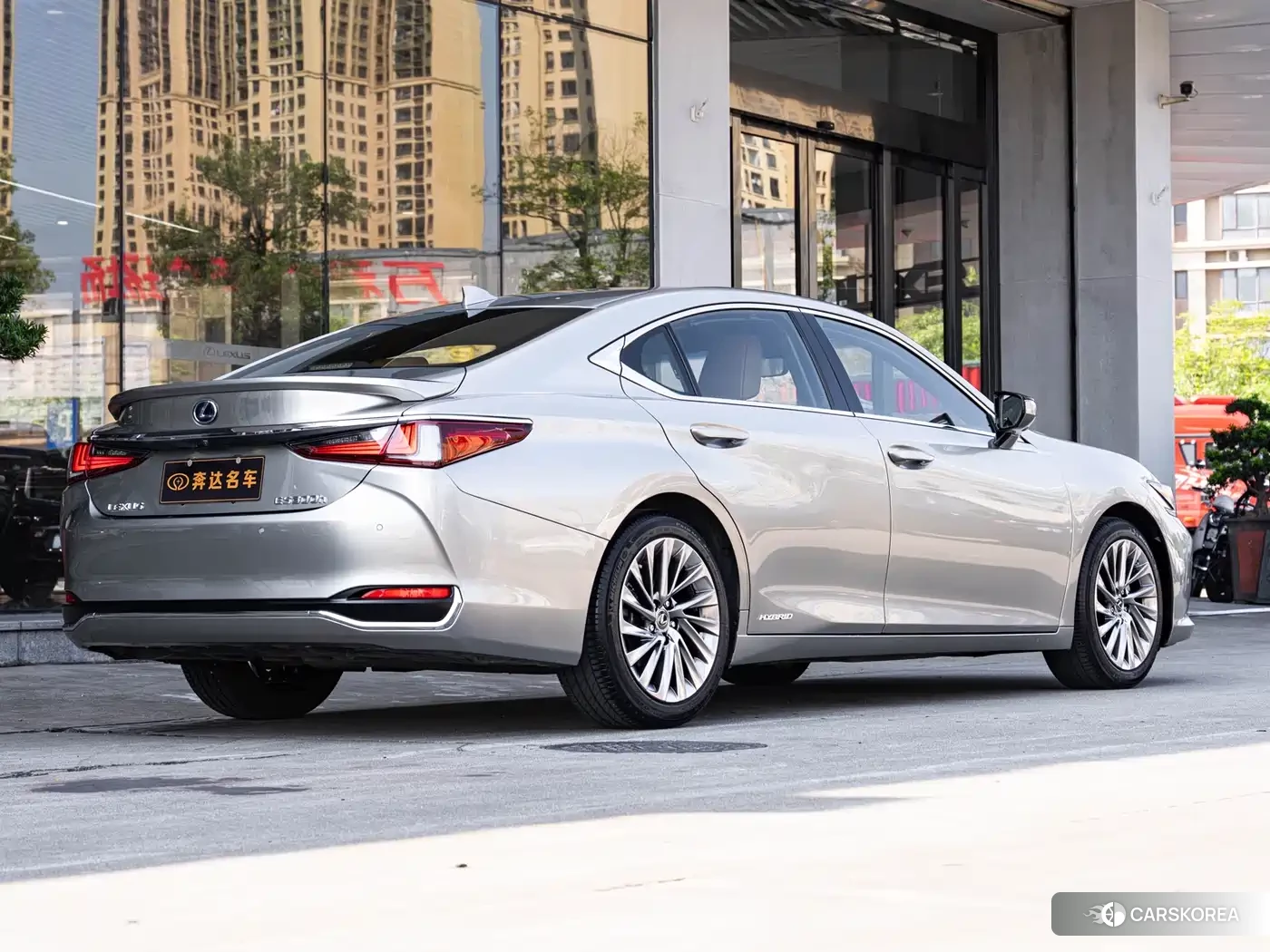 Lexus ES id 4554037 из Китая 17