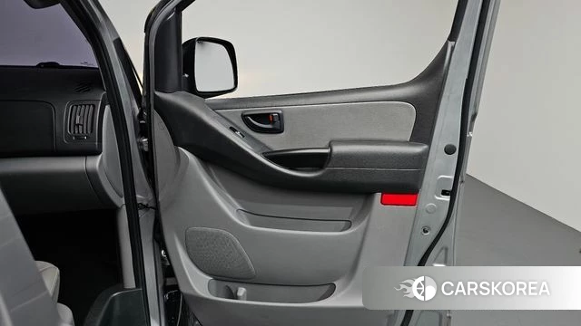 Hyundai The New Grand Starex id 4530851 из Кореи 17