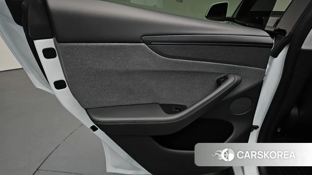 Tesla Model Y id 4441796 из Кореи 17
