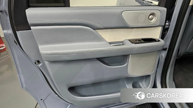 Lincoln Navigator 4th generation id 4496422 из Кореи 17