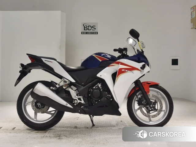 Проданный Honda CBR250R 2011 из Японии, фото 2