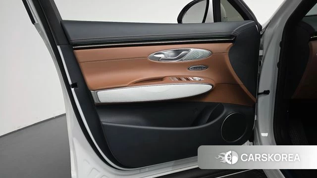 Genesis GV70 id 4612707 из Кореи 17