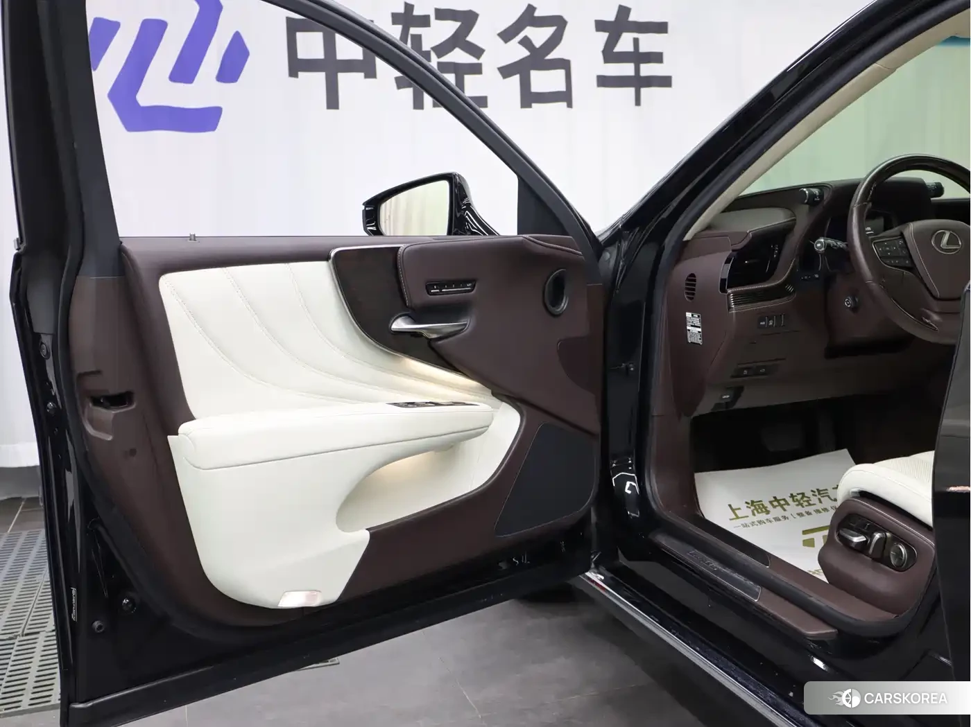 Lexus LS id 4583833 из Китая 17