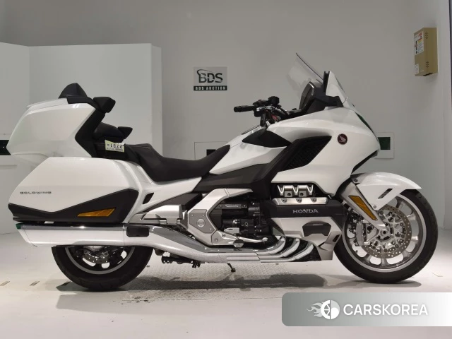 Проданный Honda GL1800 TOUR DCT 2023 из Японии, фото 2