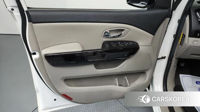 Kia The New Carnival id 4378086 из Кореи 17