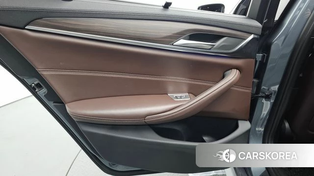 BMW 5 Series (G30) id 4339768 из Кореи 17