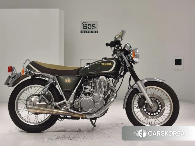 Проданный Yamaha SR 400 2015 из Японии