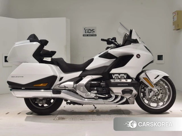 Проданный Honda GL1800 TOUR DCT 2024 из Японии, фото 2