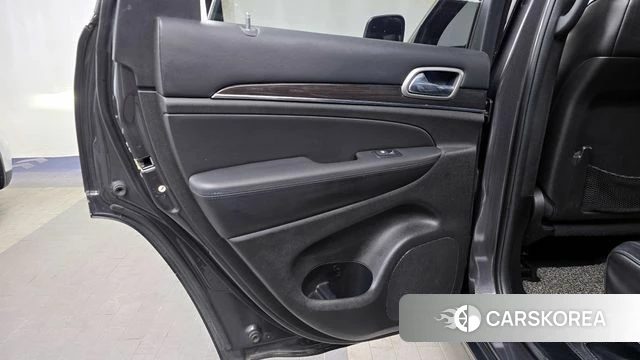 Jeep Grand Cherokee id 4203915 из Кореи 17