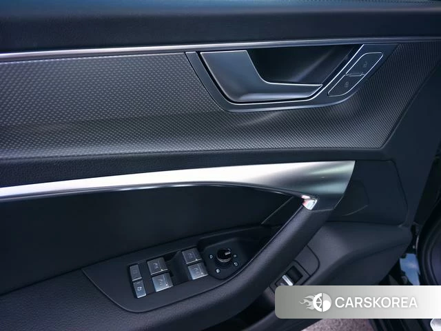 Audi A6L id 4314696 из Китая 17