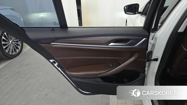 BMW 5 Series (G30) id 4746738 из Кореи 17