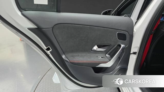 Mercedes-Benz A-Class W177 id 4617445 из Кореи 17