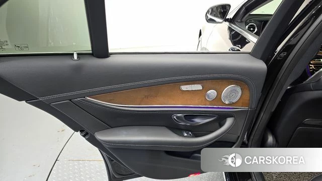 Mercedes-Benz E-Class W213 id 4610425 из Кореи 17