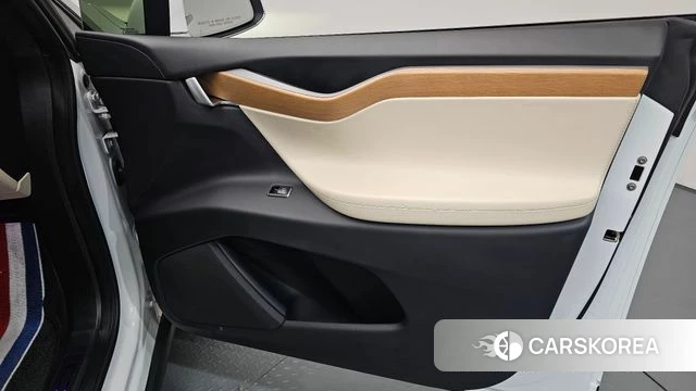 Tesla Model X id 4490080 из Кореи 17