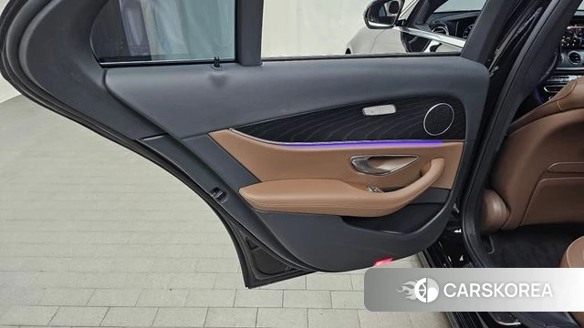 Mercedes-Benz E-Class W213 id 4186108 из Кореи 17