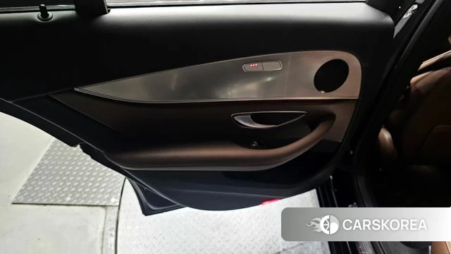 Mercedes-Benz E-Class W213 id 4196444 из Кореи 17