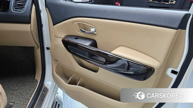 Kia The New Carnival id 4543607 из Кореи 17