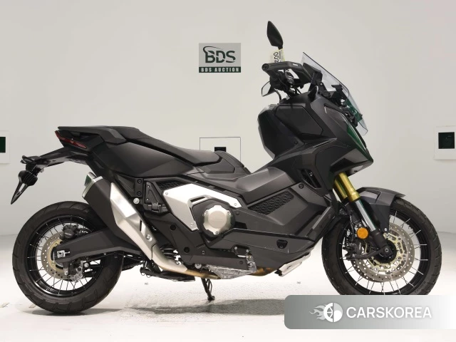 Проданный Honda X-ADV 750 2023 из Японии