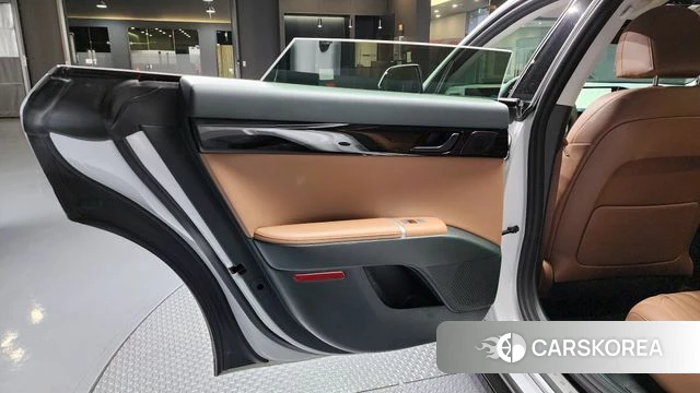 Hyundai Grandeur (GN7) id 4230542 из Кореи 17