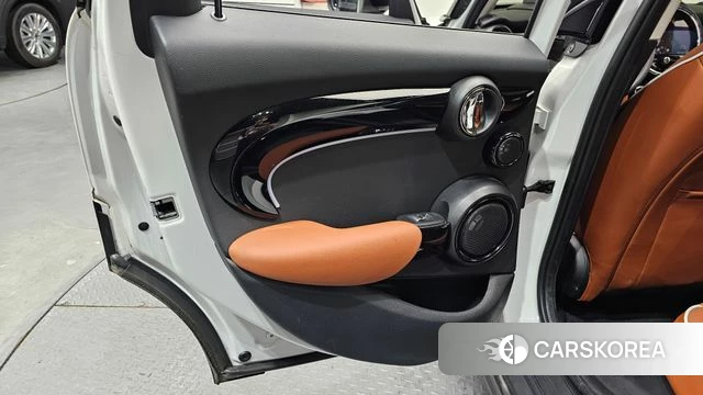 Mini Cooper S id 4302509 из Кореи 17