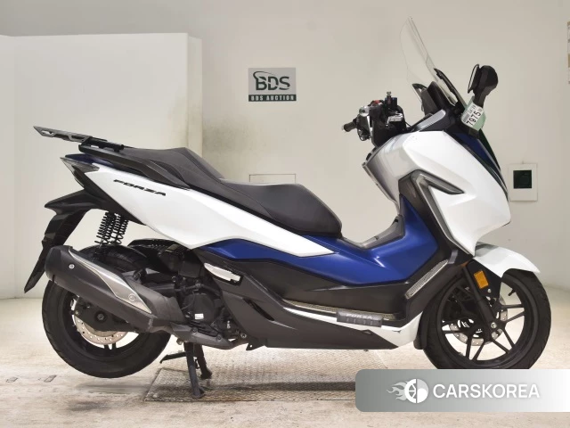 Honda FORZA id 4193837 из Японии 17