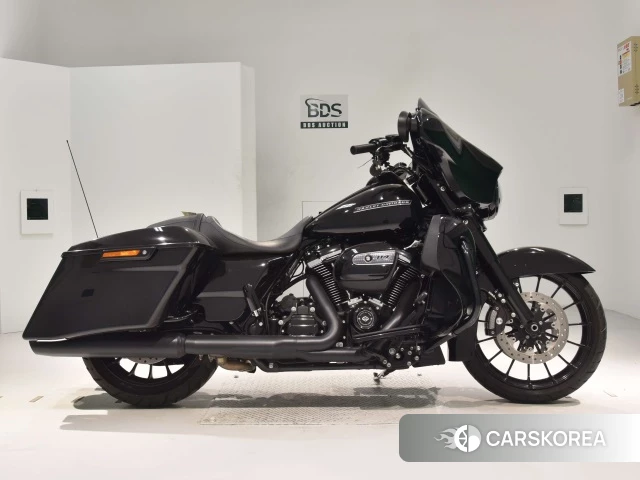 Проданный Harley-Davidson Street Glide FLHXS1870 2019 из Японии