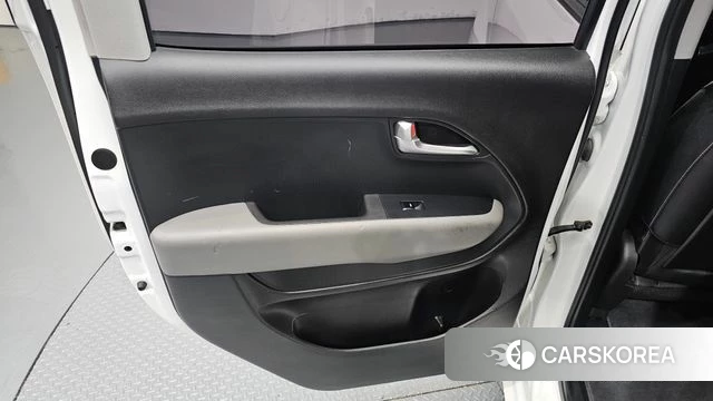 Kia The New Kia Ray id 4592206 из Кореи 17