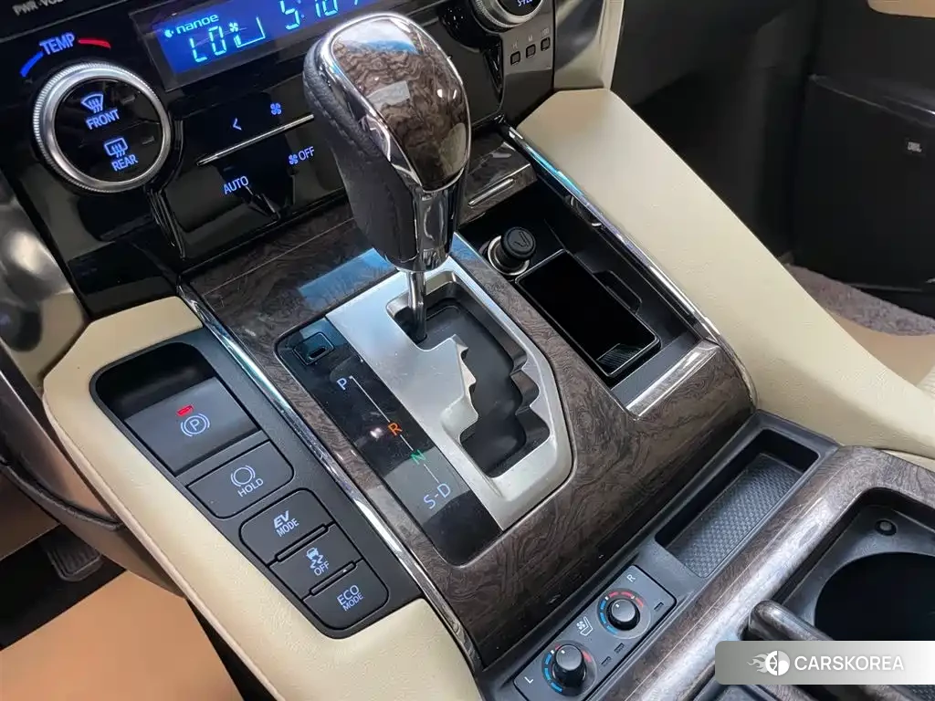 Toyota Elfa id 4599735 из Китая 17