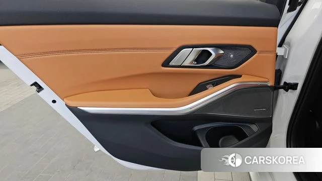 BMW 3 Series (G20) id 4675392 из Кореи 17