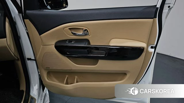 Kia The New Carnival id 4477238 из Кореи 17