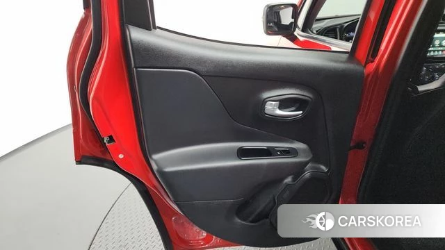 Jeep Renegade id 4429606 из Кореи 17