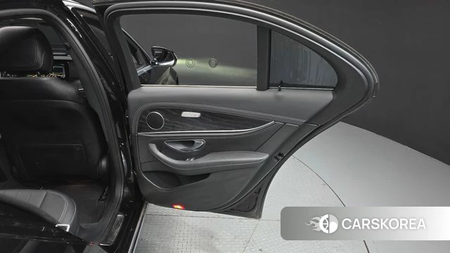 Mercedes-Benz E-Class W213 id 4284530 из Кореи 17