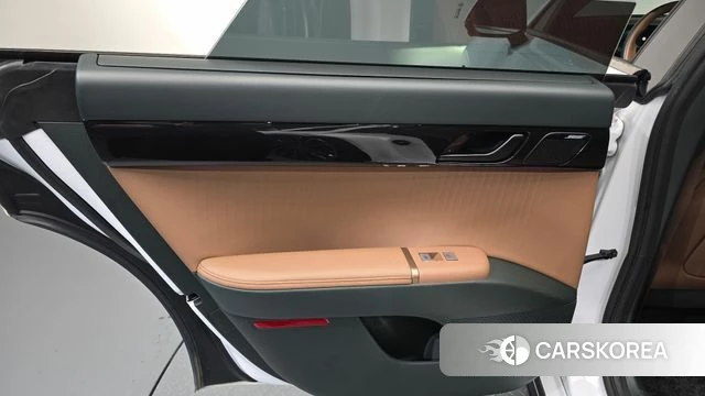 Hyundai Grandeur Hybrid (GN7) id 4783810 из Кореи 17