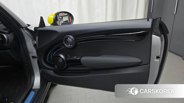 Mini Cooper Electric id 4517022 из Кореи 17