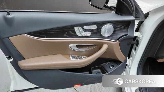 Mercedes-Benz E-Class W213 id 4568196 из Кореи 17