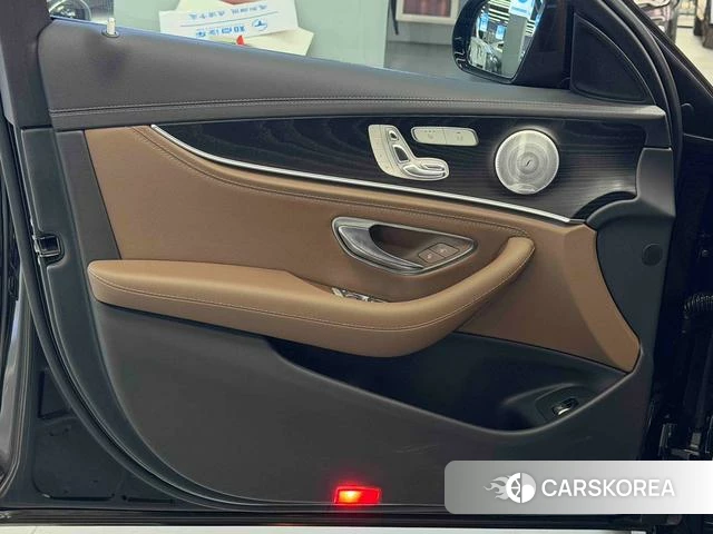 Mercedes-Benz E-class id 4219295 из Китая 17
