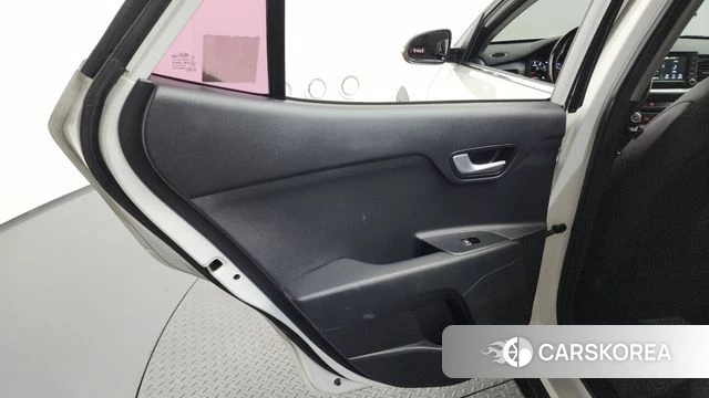 Kia Stonic id 4435678 из Кореи 17