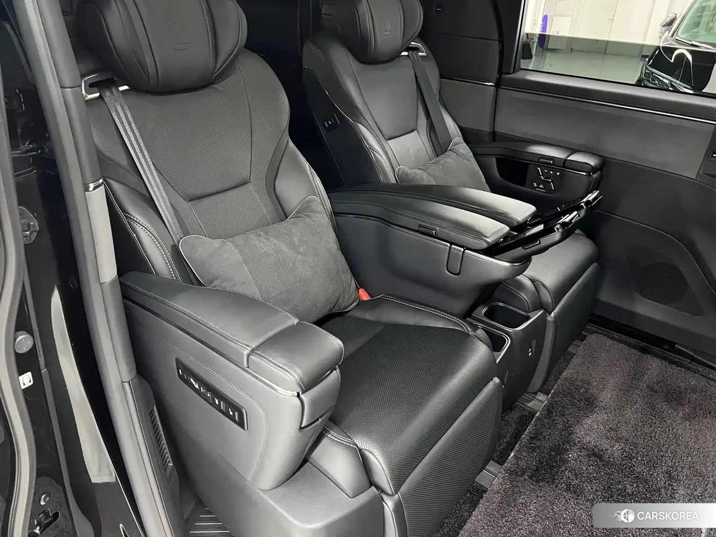 Lexus LM id 4664486 из Китая 17