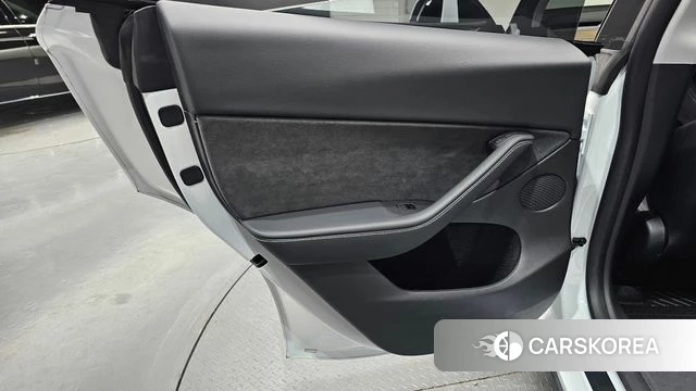Tesla Model Y id 4584789 из Кореи 17