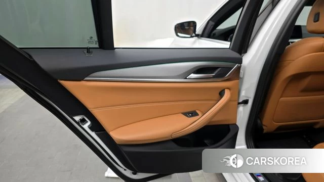 BMW 5 Series (G30) id 4203777 из Кореи 17