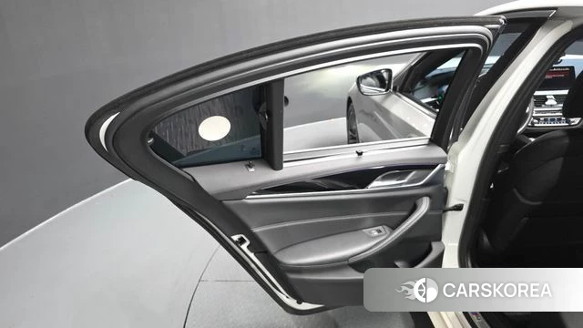 BMW 5 Series (G30) id 4651960 из Кореи 17