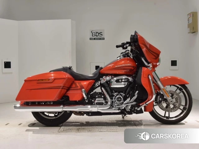 Проданный Harley-Davidson Street Glide FLHXS1750 2017 из Японии
