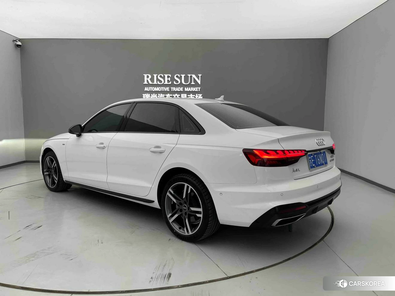 Audi A4L id 4504665 из Китая 17