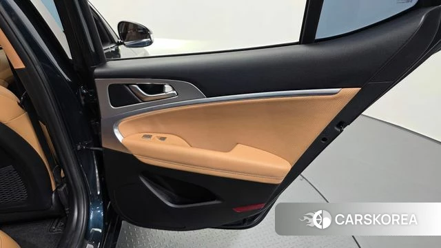 Genesis The New G70 id 4202945 из Кореи 17