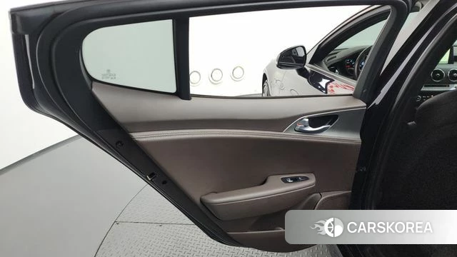 Kia Stinger id 4446698 из Кореи 17
