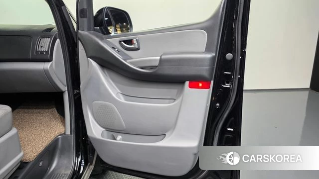 Hyundai The New Grand Starex id 4923994 из Кореи 17