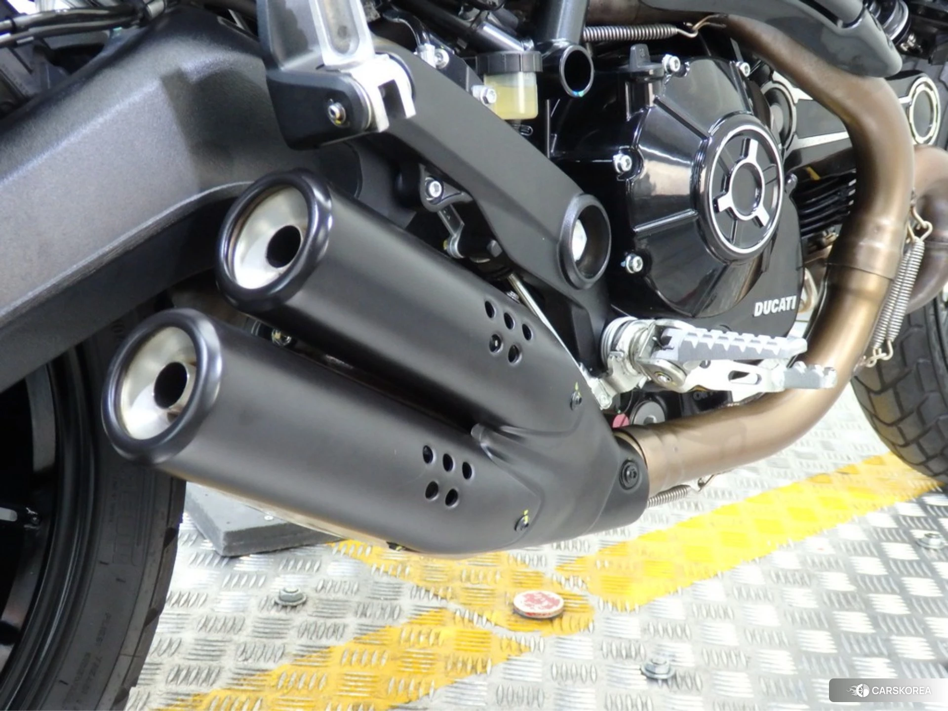 Ducati SCRAMBLER FULL THROTTLE id 3951838 из Японии 17