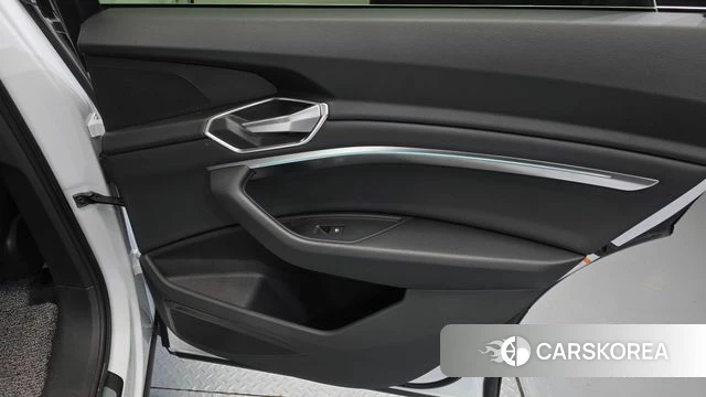 Audi e-Tron id 4740808 из Кореи 17