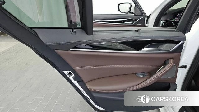 BMW 5 Series (G30) id 4560873 из Кореи 17